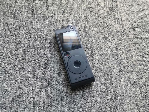 AI錄音筆SR101 超強錄音與實時翻譯，讓文字記錄變得生動起來